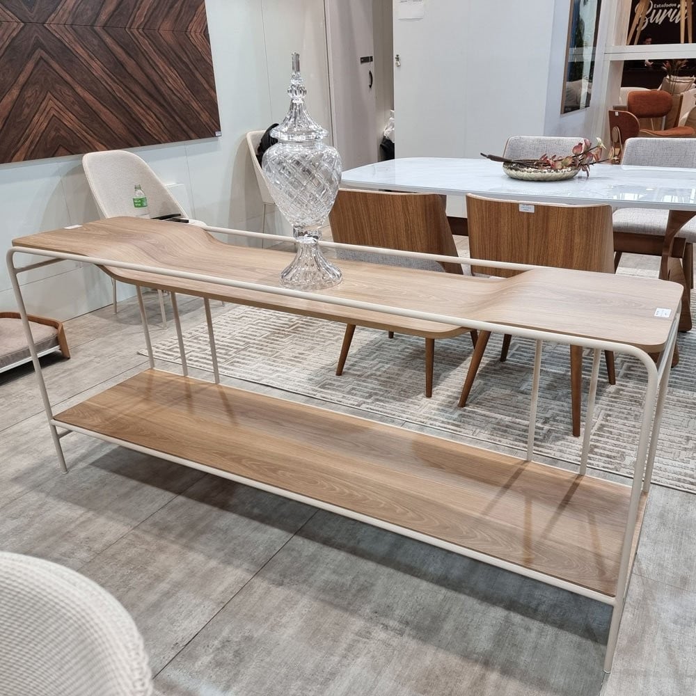 Aparador Kaori Tampo com Laminado Melamínico Estrutura em Aço Carbono