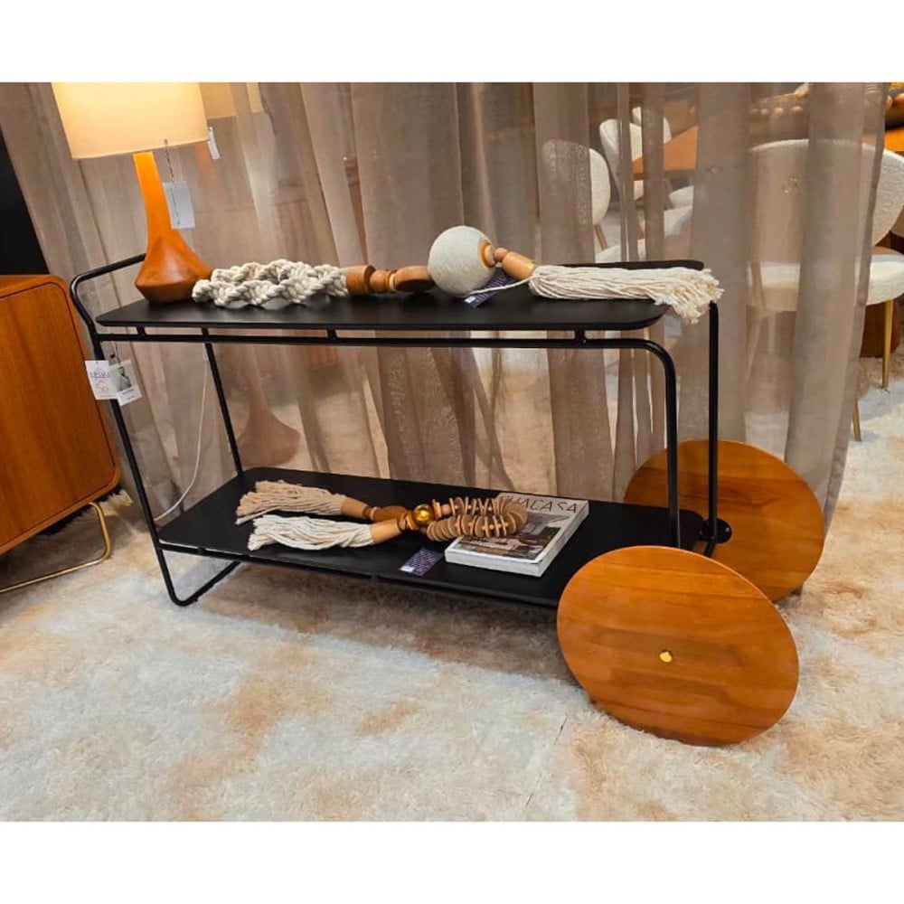 Aparador Urben Tampo Duplo Estrutura Metálica com Rodas Decorativas em Pintura Champagne Design Jhoel Silva