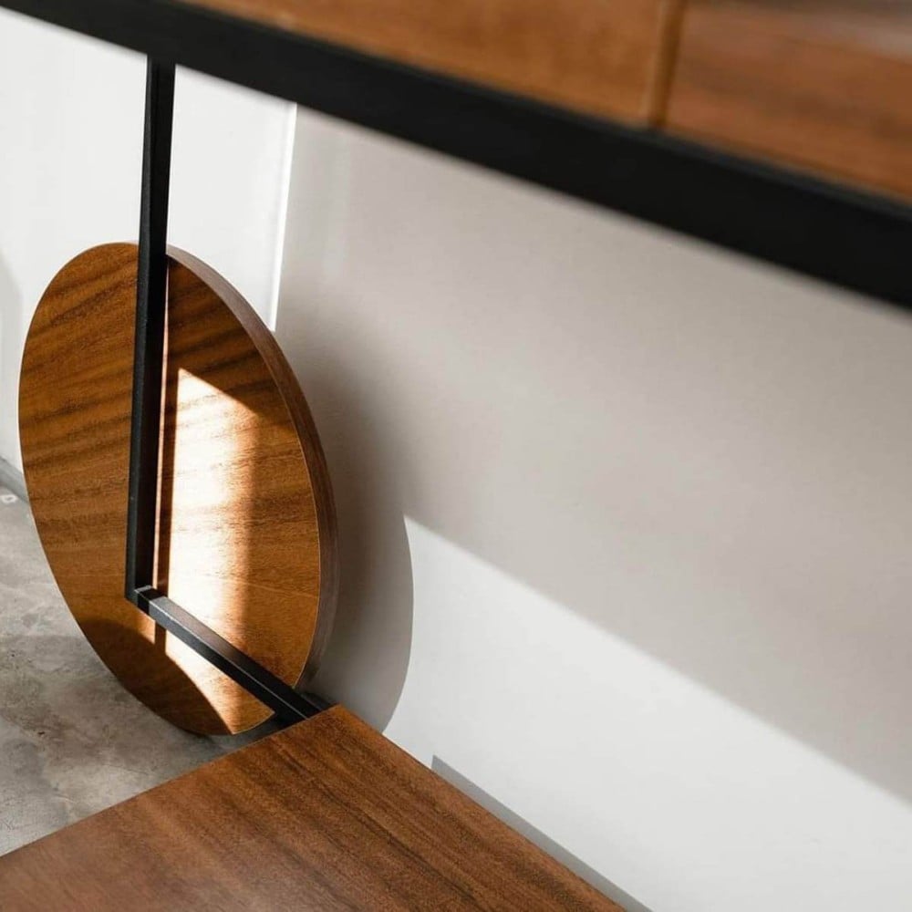 Aparador Zeenya Detalhe Bandeja com Rodas e Pés Fixos Estrutura em Metal com Pintura Epóxi