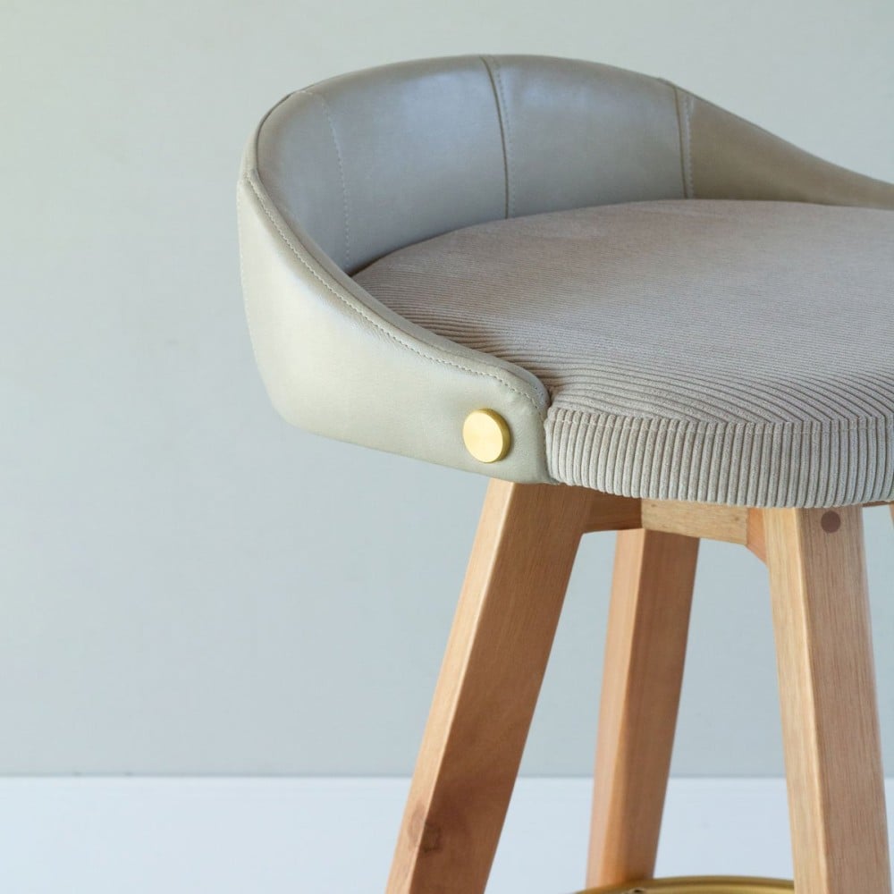 Banqueta Bertha Composê Estofada Pés Madeira com Ponteiras em Metal Estrutura Madeira Liptus Design Sustentável
