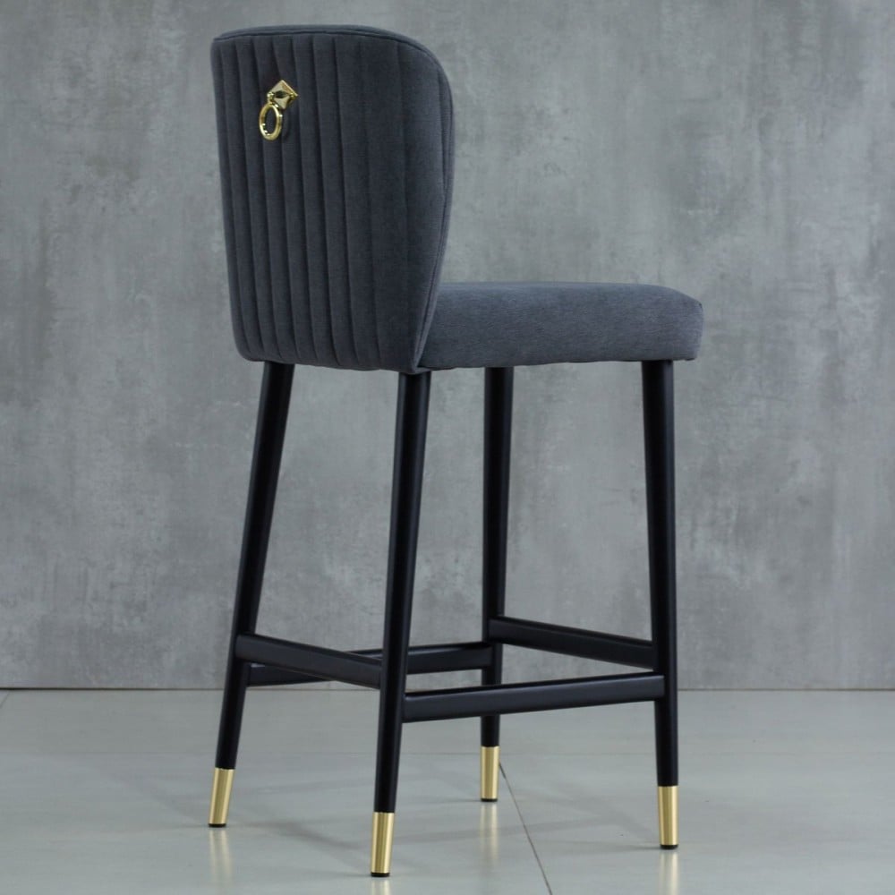 Banqueta Marina Encosto com Argola Detalhe Gomado Pés Madeira com Ponteiras em Metal Estrutura Madeira Liptus Design Sustentável