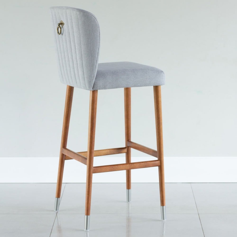 Banqueta Marina Encosto com Argola Detalhe Gomado Pés Madeira com Ponteiras em Metal Estrutura Madeira Liptus Design Sustentável