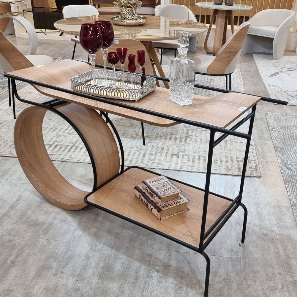 Bar Taeko Tampo com Laminado Melamínico Estrutura em Aço Carbono 
