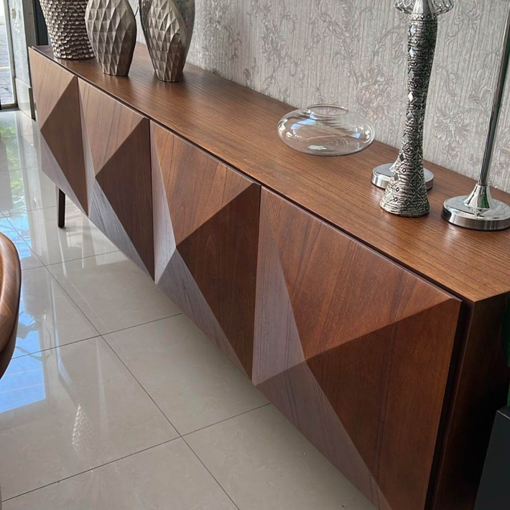 Buffet Espinela com Portas Gaveteiro Interno Base Madeira Jequitibá Design by Studio 3 Design