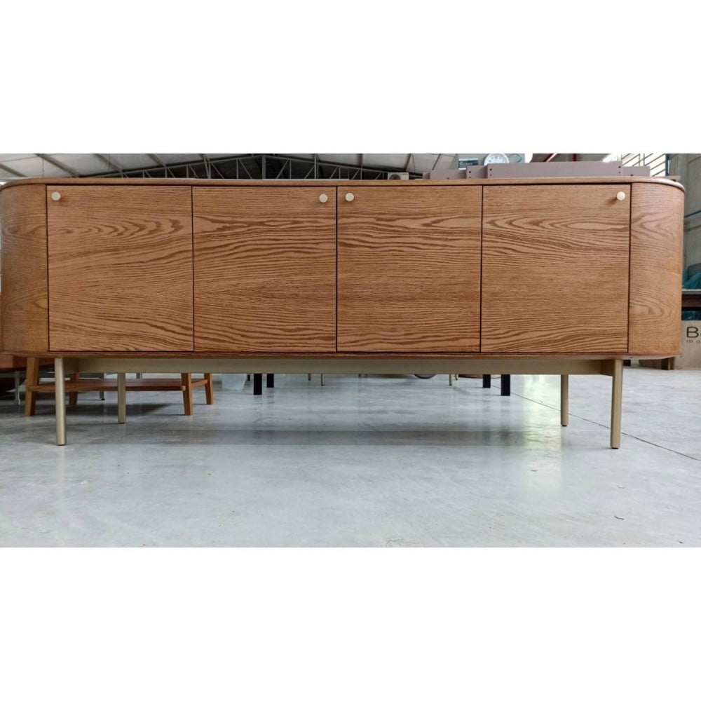 Buffet Hunna 4 Portas Estrutura Lâmina de Carvalho Pés Aço Carbono Design by Ampezzan e Maciel Arquitetos