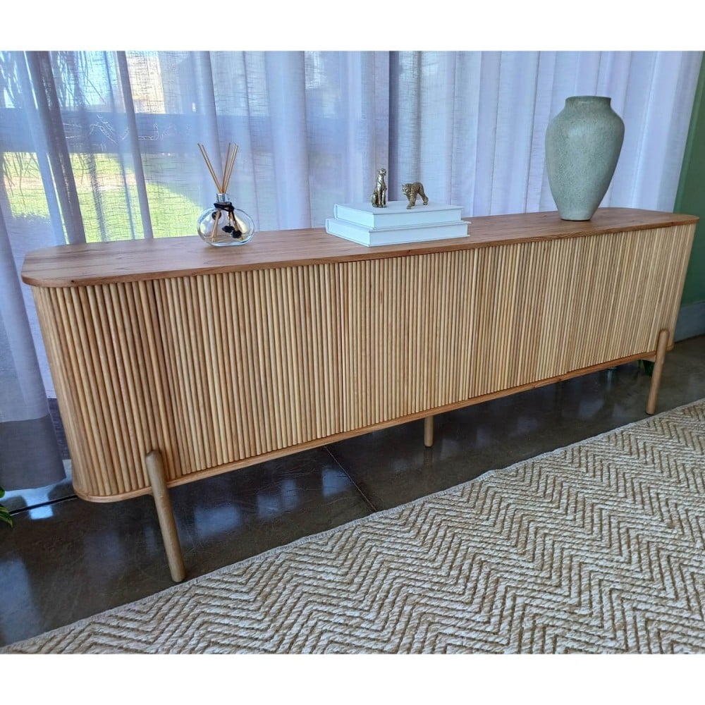 Buffet Raya Tampo Lâmina Cinamomo Estrutura Madeira de Manejo Design by Studio 3 Design