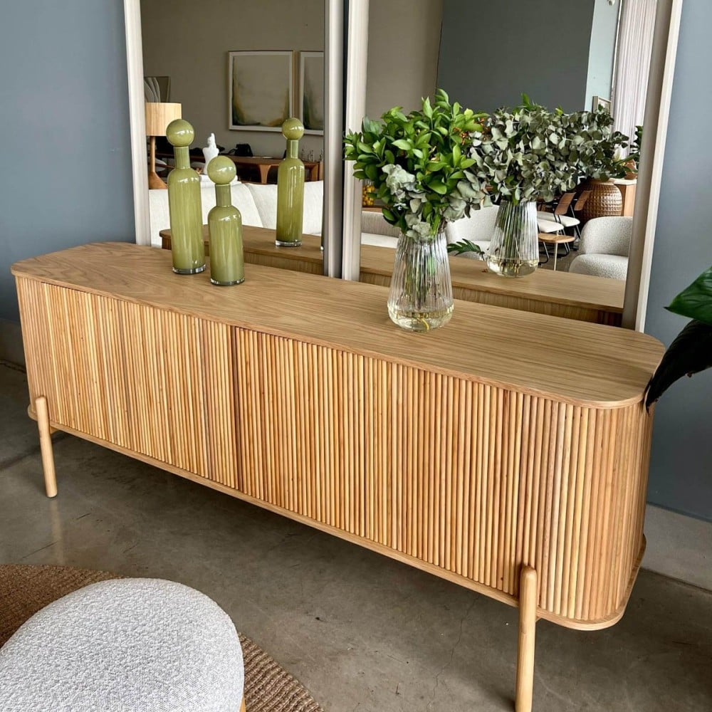 Buffet Raya Tampo Lâmina Cinamomo Estrutura Madeira de Manejo Design by Studio 3 Design