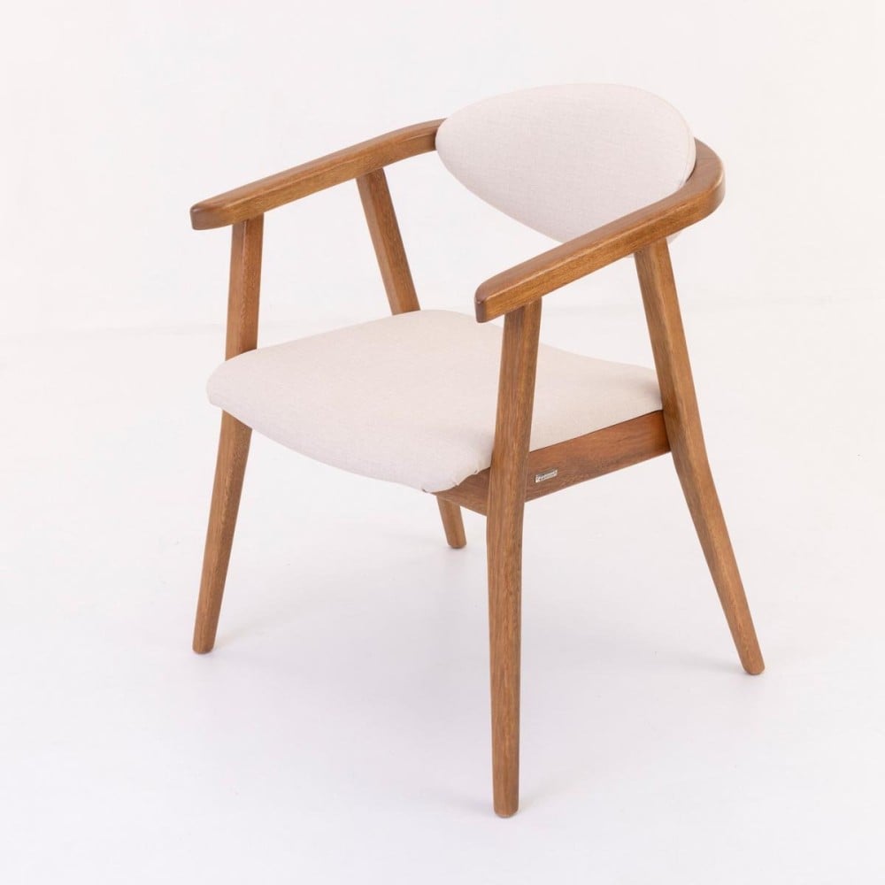 Cadeira Inari Estofada Estrutura Madeira Eucalipto Design Exclusivo Acabamento Premium