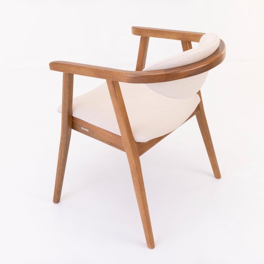 Cadeira Inari Estofada Estrutura Madeira Eucalipto Design Exclusivo Acabamento Premium
