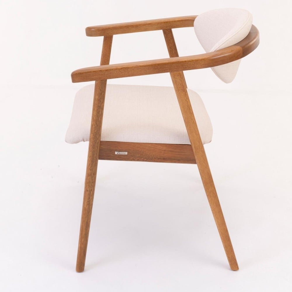 Cadeira Inari Estofada Estrutura Madeira Eucalipto Design Exclusivo Acabamento Premium