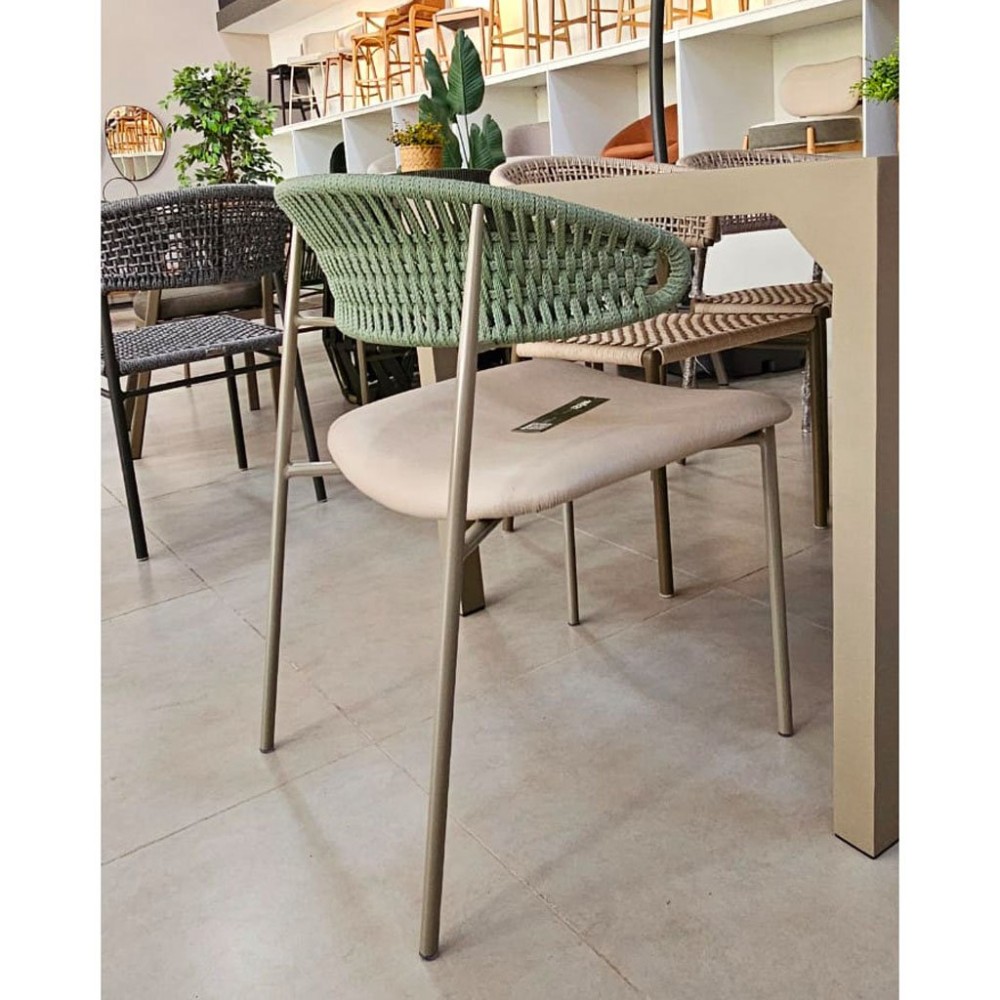 Cadeira Kaisha Assento Estofado Encosto Trama Corda Náutica Estrutura Aço Carbono Pintura Eletrostática Design Moderno