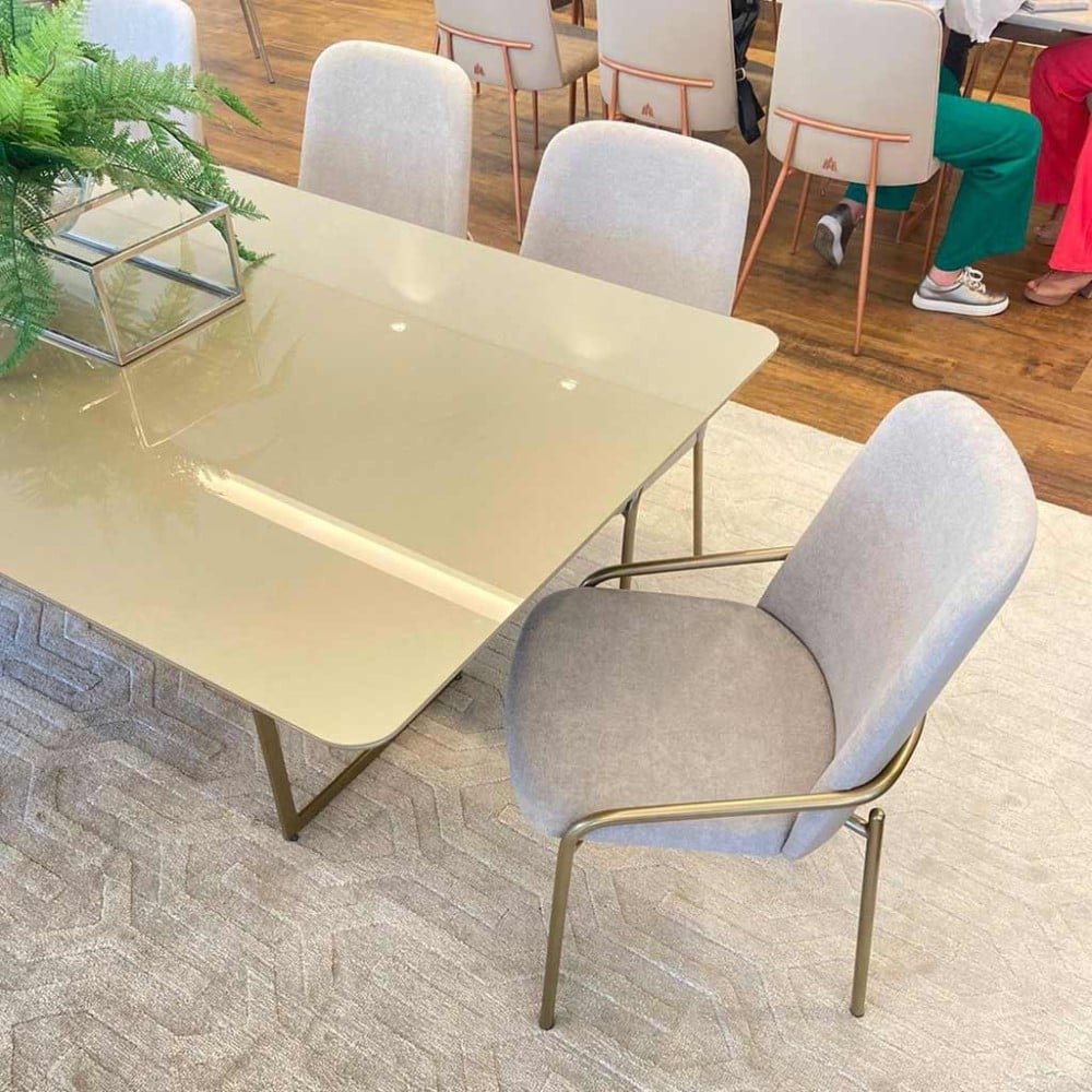Cadeira Kiara Estofada Base Metal Pintura Eletrostática Design Moderno