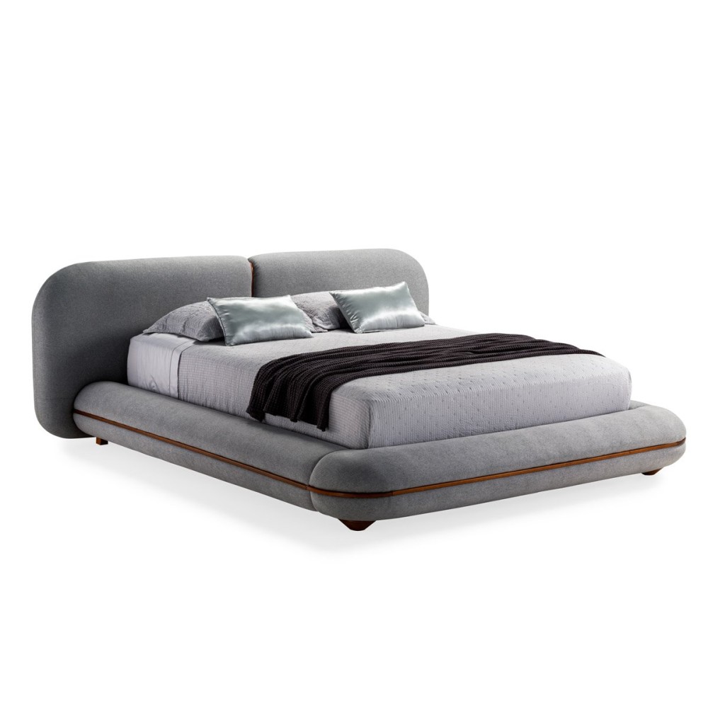 Cama Airy Estofada com Apliques e Pés em Madeira Design by Studio +A!