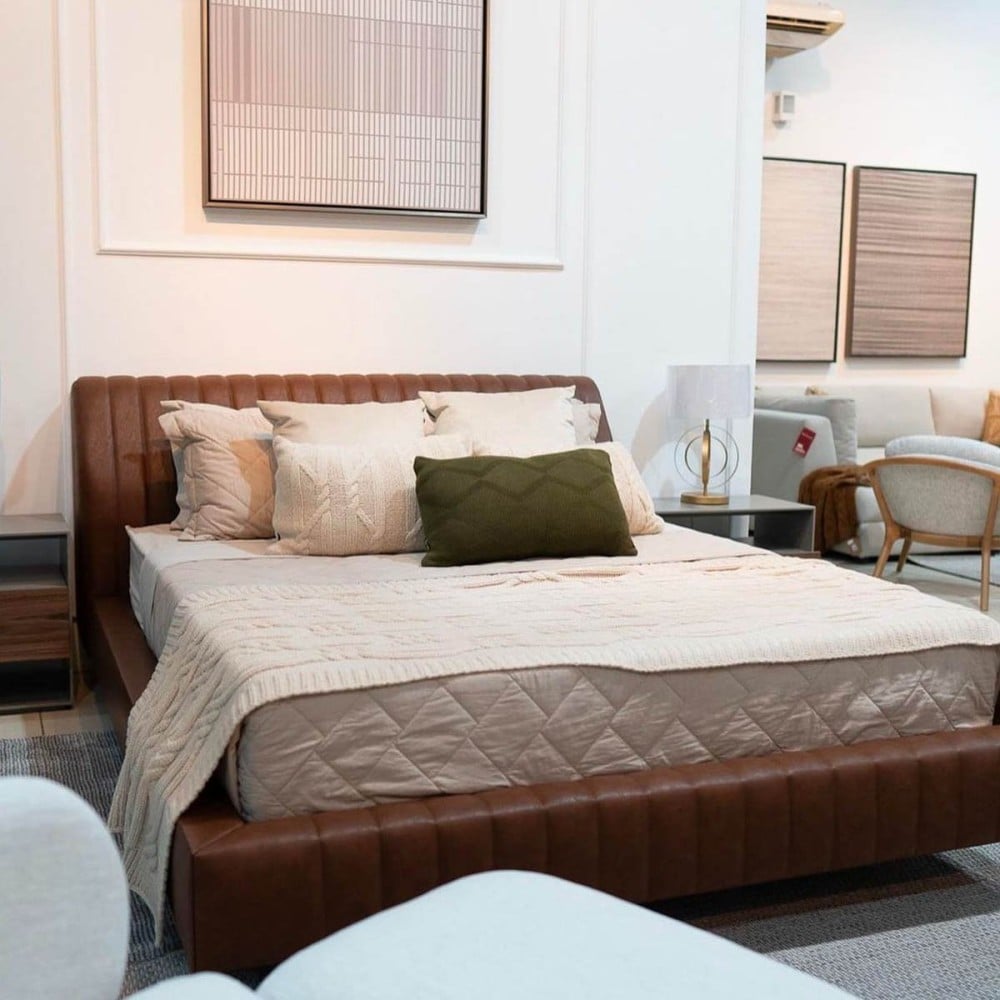 Cama Lecce Estofada Detalhes em Gomado VerticalCama Lecce Estofada Detalhes em Gomado Vertical