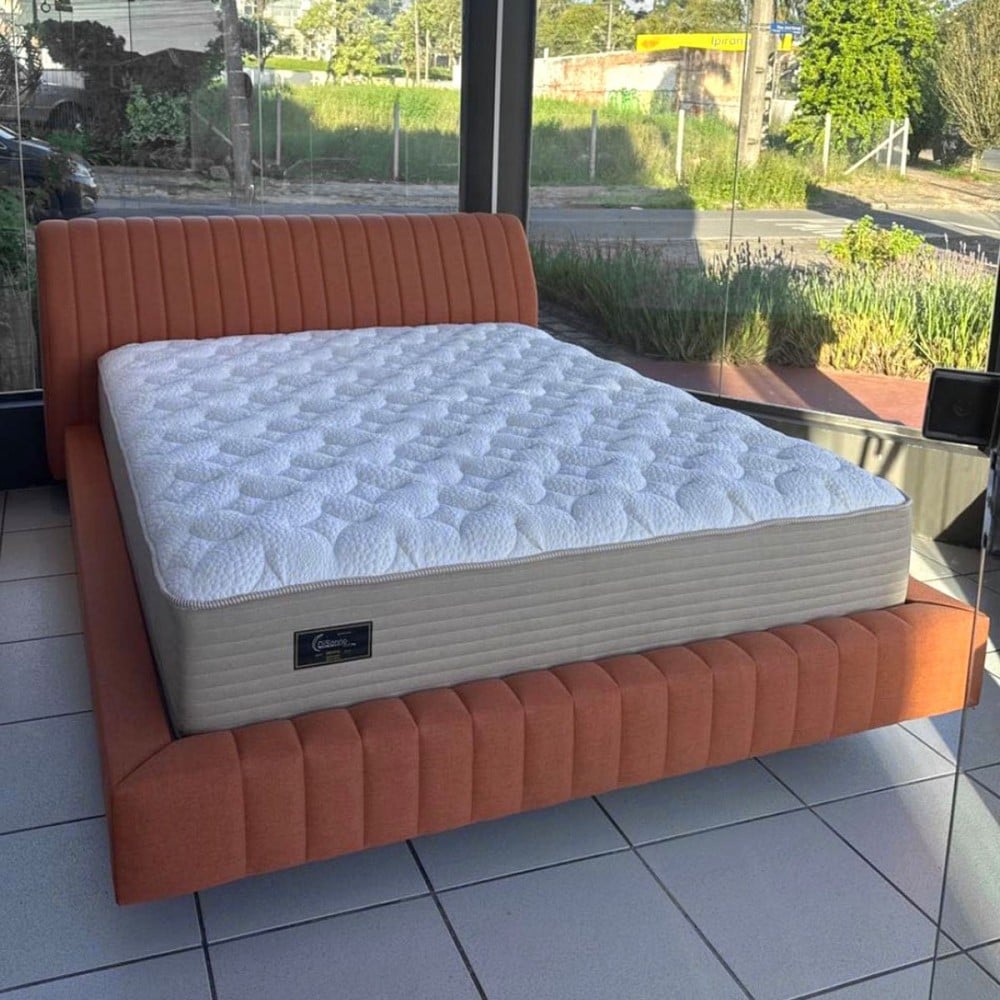 Cama Lecce Estofada Detalhes em Gomado Vertical
