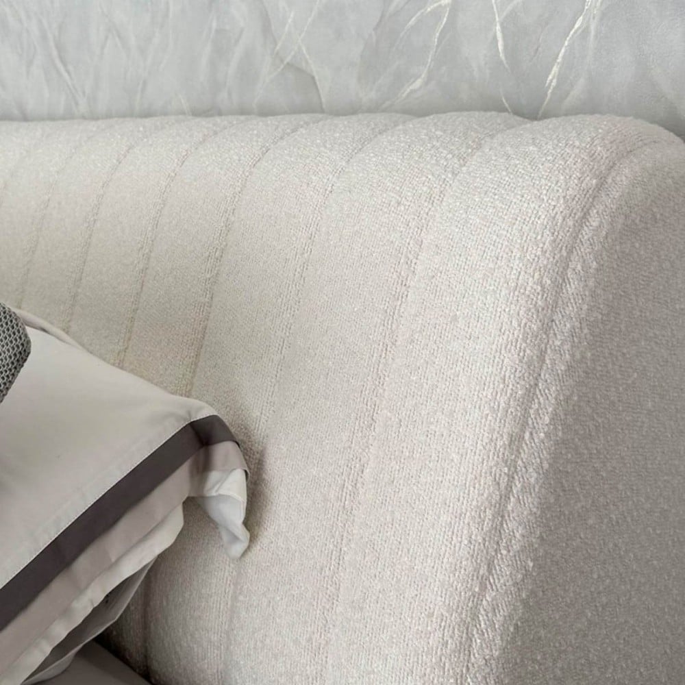 Cama Lecce Estofada Detalhes em Gomado Vertical