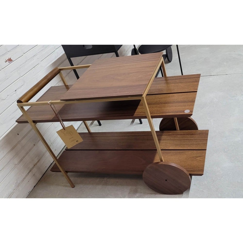Carrinho de Bebidas Emyra Tampos e Rodas com Acabamento Laminado Detalhe Alça Madeira Tingida Pés e Estrutura em Metal com Pintura Epóxi