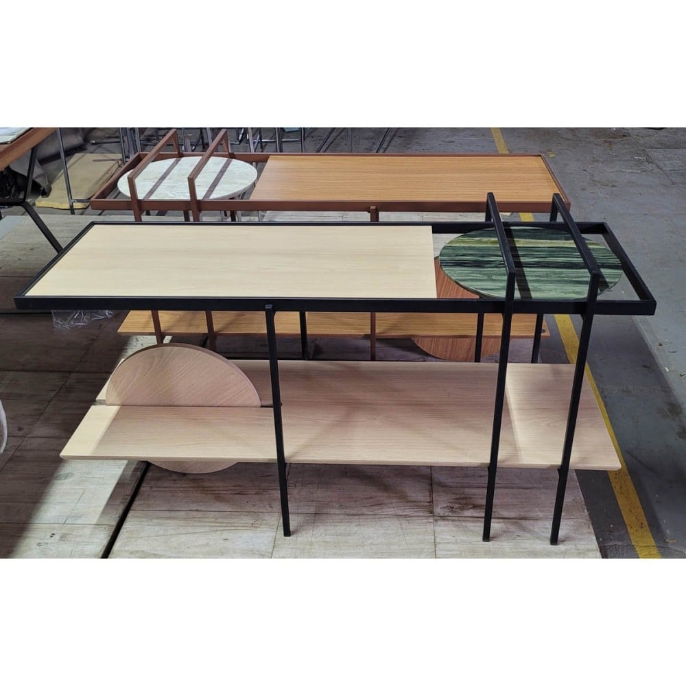 Carrinho Aparador Valker Tampos e Roda com Acabamento Laminado Detalhe Disco em Mármore Estrutura em Metal com Pintura Epóxi