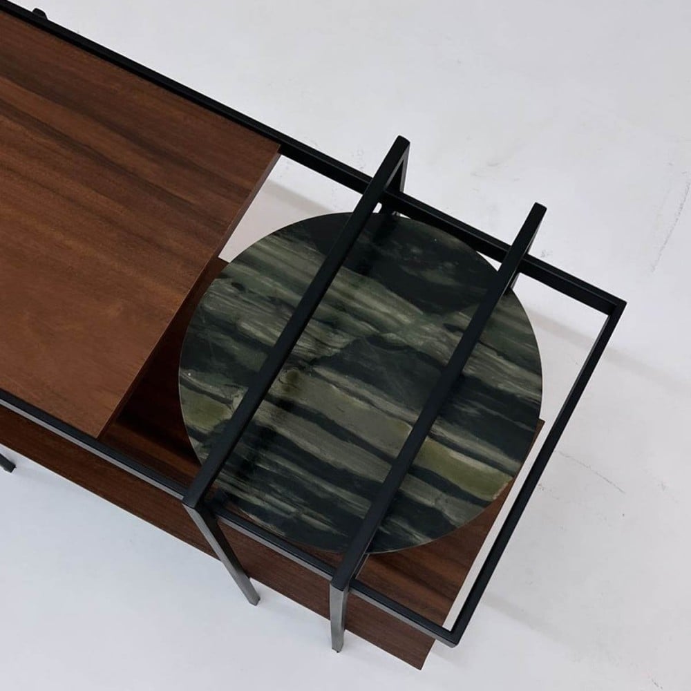 Carrinho Aparador Valker Tampos e Roda com Acabamento Laminado Detalhe Disco em Mármore Estrutura em Metal com Pintura Epóxi