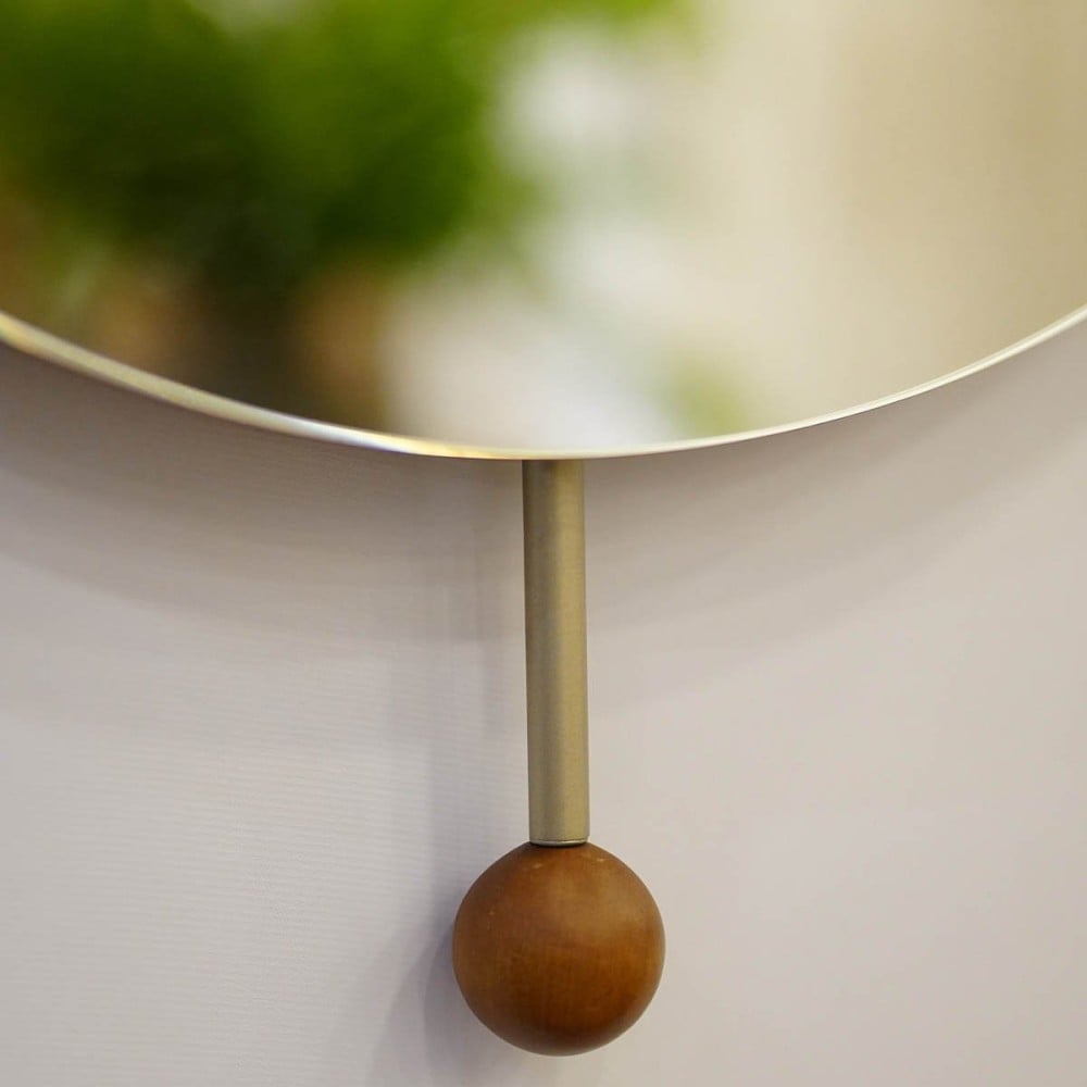 Espelho Heilury Redondo com Haste Aço Carbono Pendurador Laminado Estrutura em Lâmina de Madeira Natural Design by Lucas Azevedo