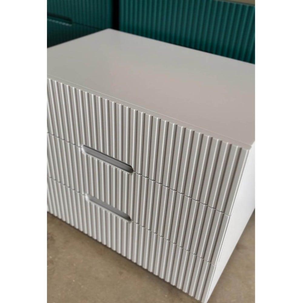 Mesa de Cabeceira Megara 3 Gavetas com Detalhe Frisado Pés com Pintura Metálica