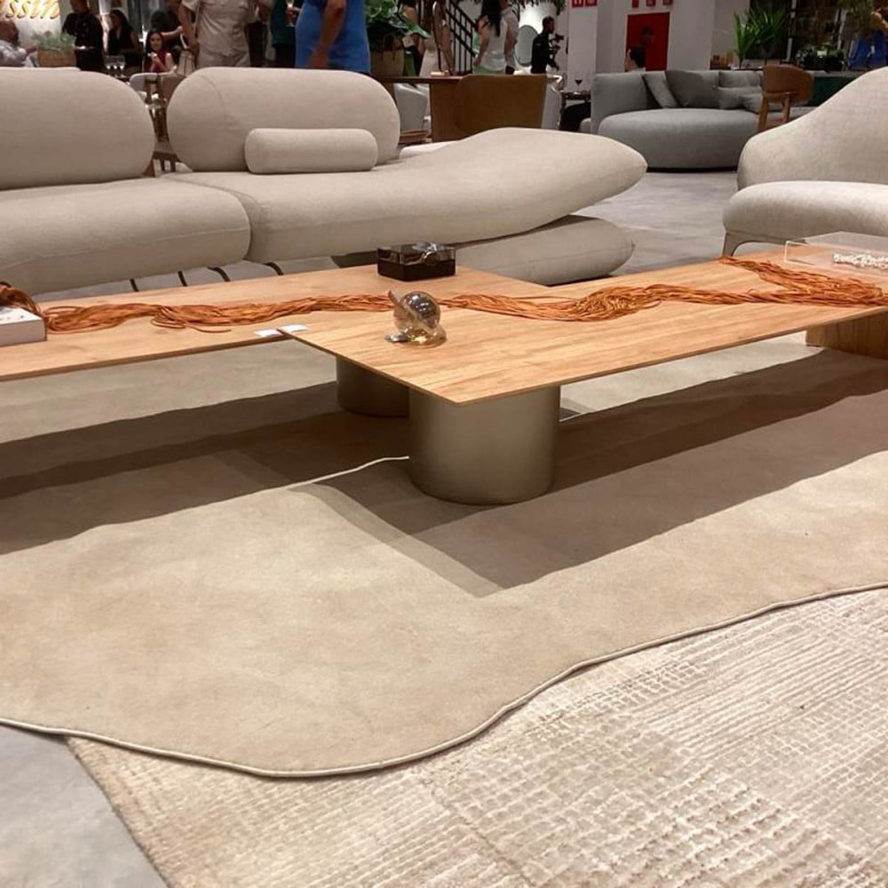 Mesa de Centro Flow em Lâmina de Madeira com Tampo Retangular e Base Cilíndrica Design by Alan Mantovani