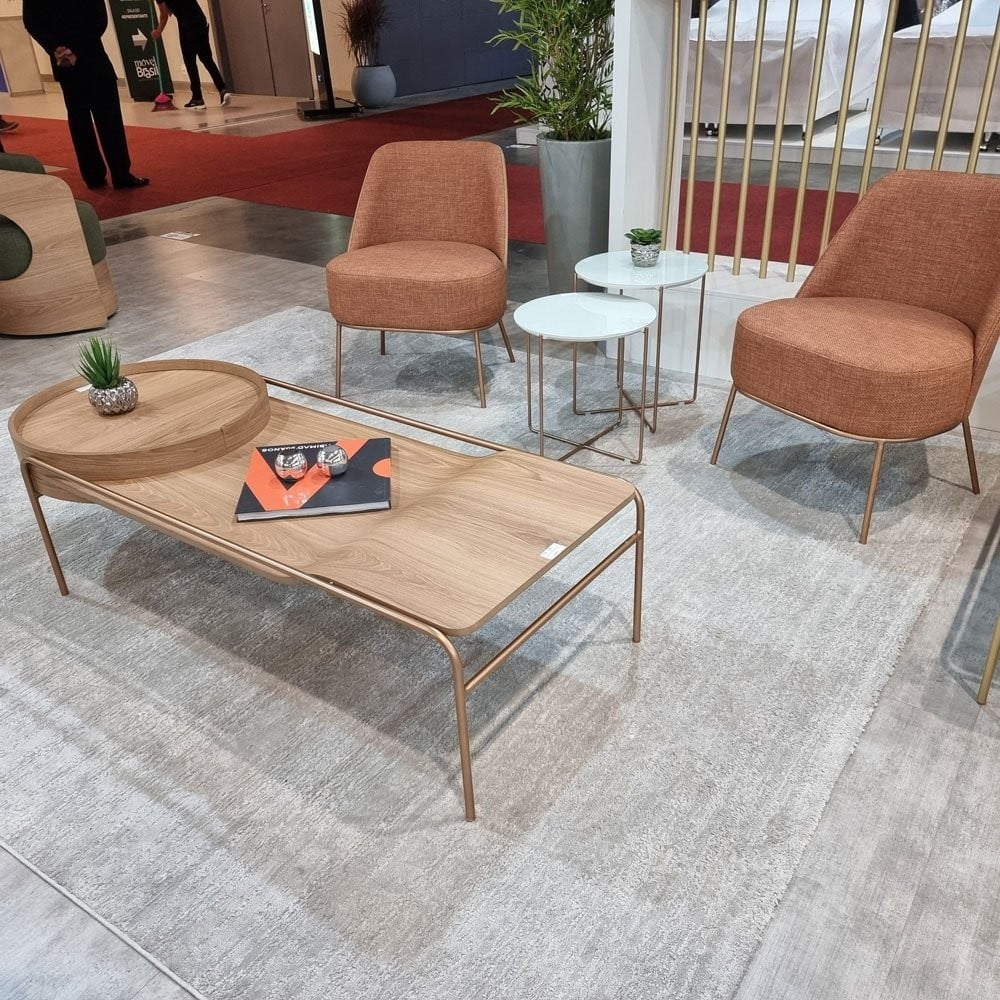 Mesa de Centro Nami Retangular Detalhe Design Redondo Tampo com Laminado Melamínico Base em Aço Carbono