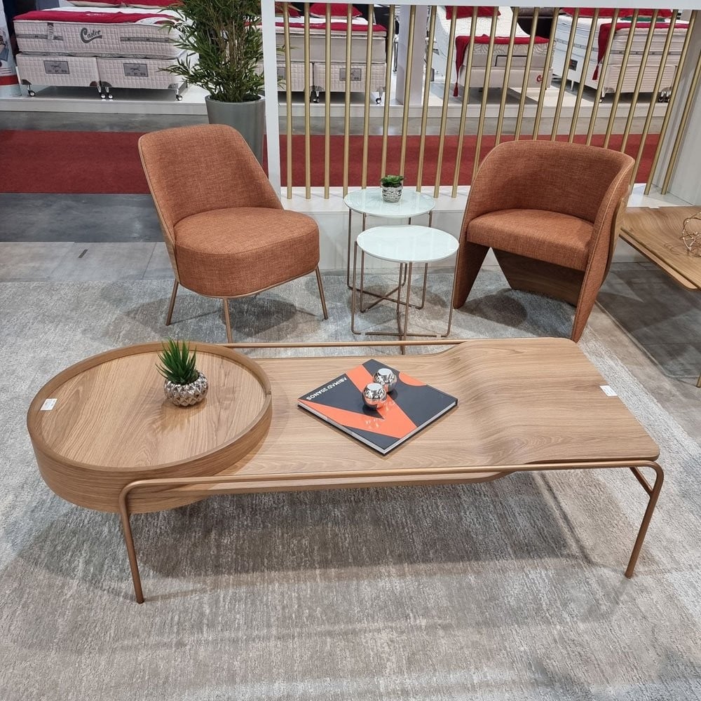 Mesa de Centro Nami Retangular Detalhe Design Redondo Tampo com Laminado Melamínico Base em Aço Carbono