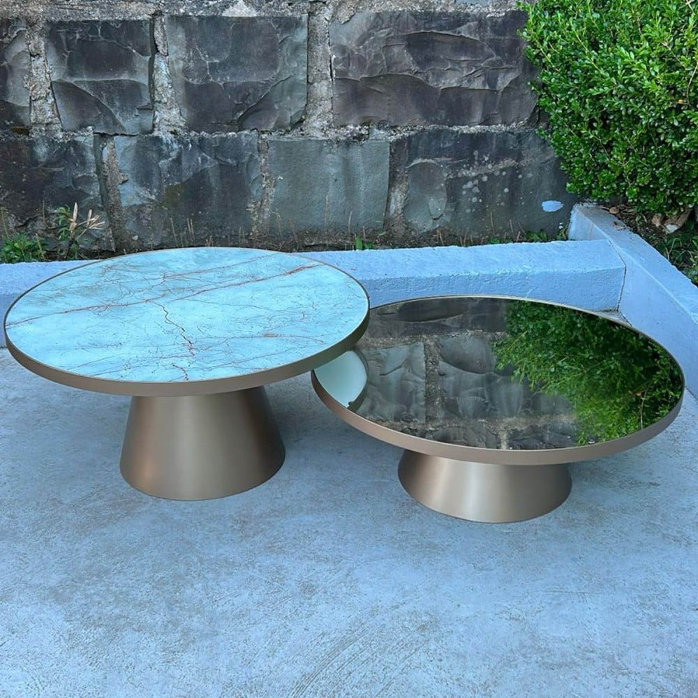Mesa de Centro Nix Tampo Redondo Espelhado com Aro Metálico e Base Cônica em Aço Carbono com Pintura Epóxi