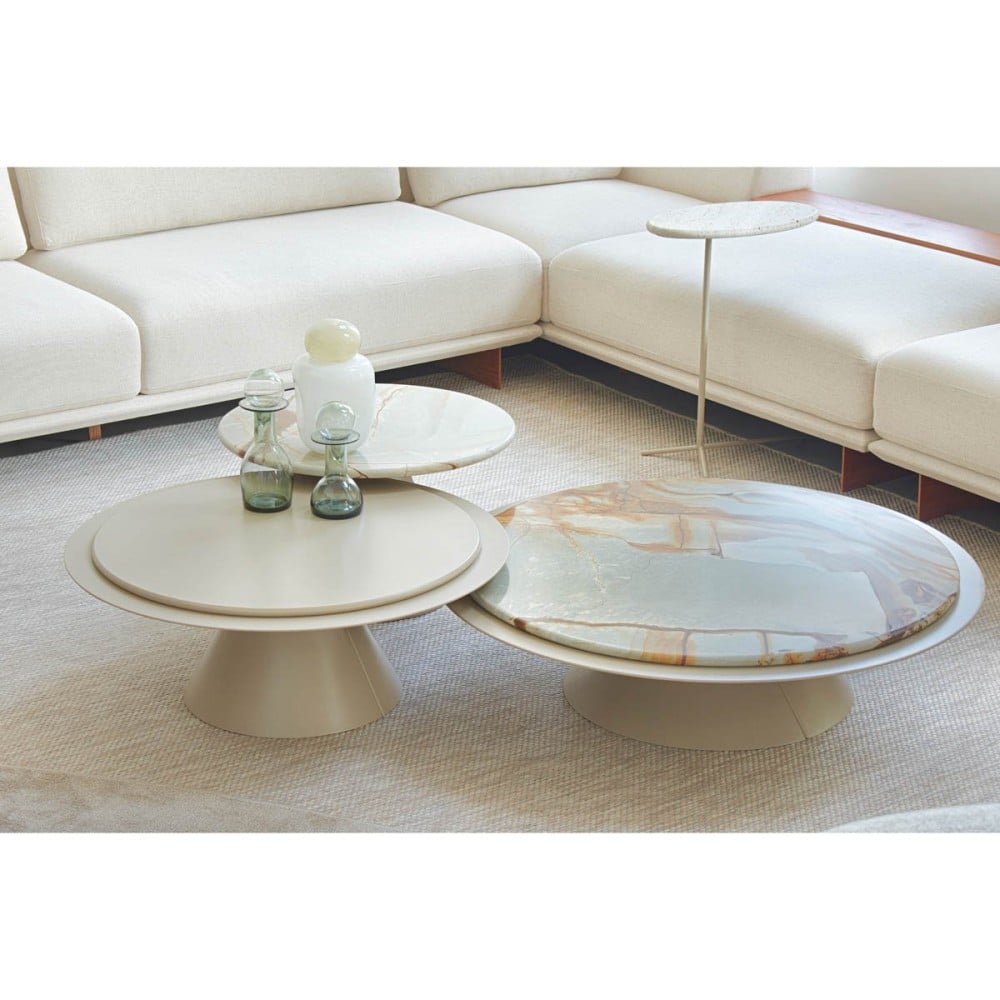 Mesa de Centro Surya Design Orgânico Tampo com Pedra Natural Base Cônica em Lâmina de Madeira Detalhe em Metal