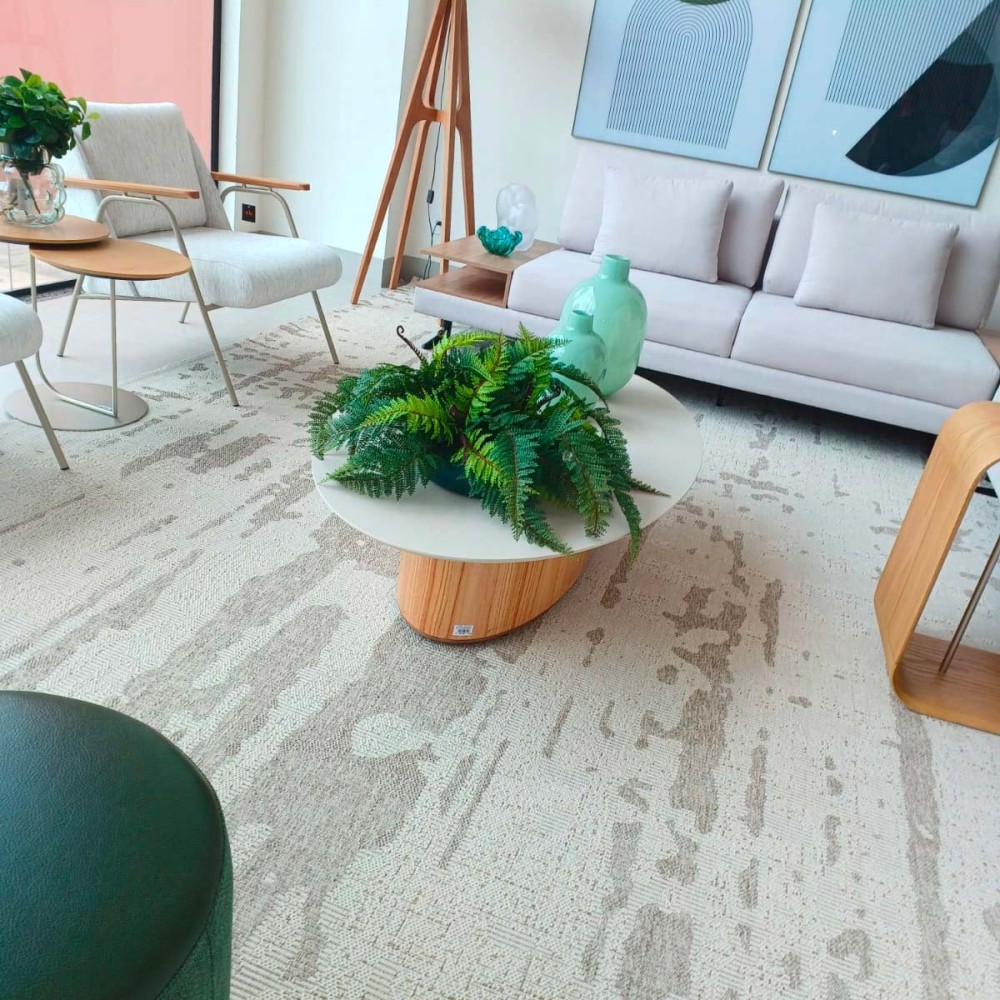 Mesa de Centro Bold Design Elíptico com Tampo Laminado e Base Laqueada Design by Studio 3 Design