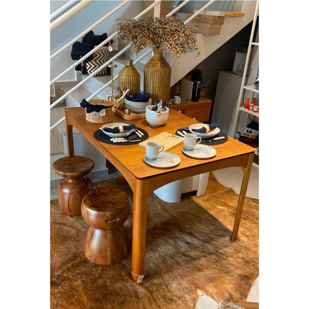 Mesa de Jantar Eury Tampo Laminado Cinamomo Design Atemporal e Moderno Design by Estúdio Casa A