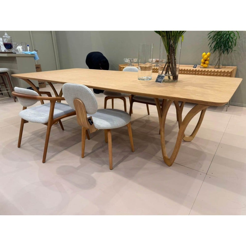 Mesa de Jantar Lilliah Tampo Retangular Laminado Base Madeira de Manejo Design by Studio 3 Design