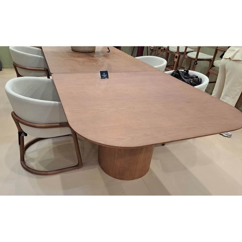 Mesa de Jantar Persis Tampo Bipartido Laminado com Extensão em Lâmina Invertida Base Madeira de Manejo Design by Studio 3 Design