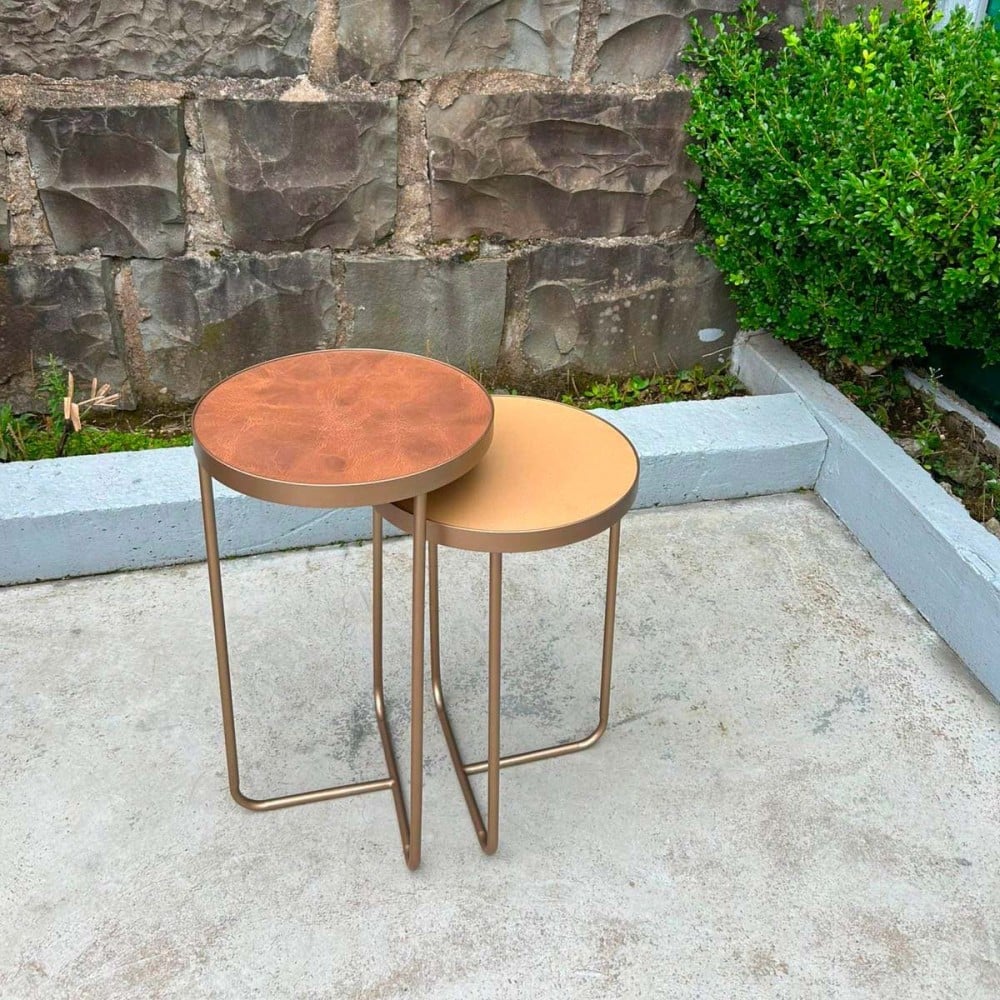 Mesa Lateral Eloá Redonda Tampo Espelho com Aro Metálico Base em Aço Carbono com Pintura Epóxi