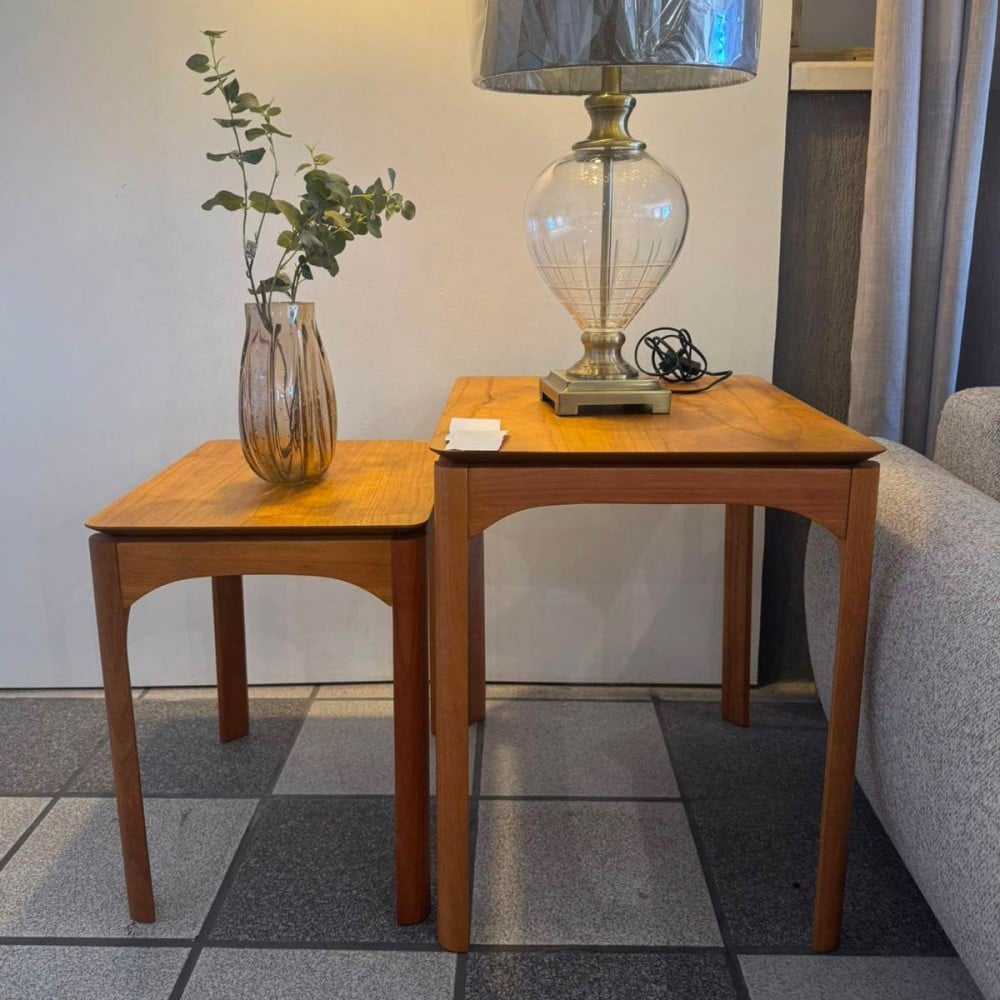 Mesa Lateral Eury Tampo Laminado Cinamomo Design Atemporal e Moderno Casa A Móveis
