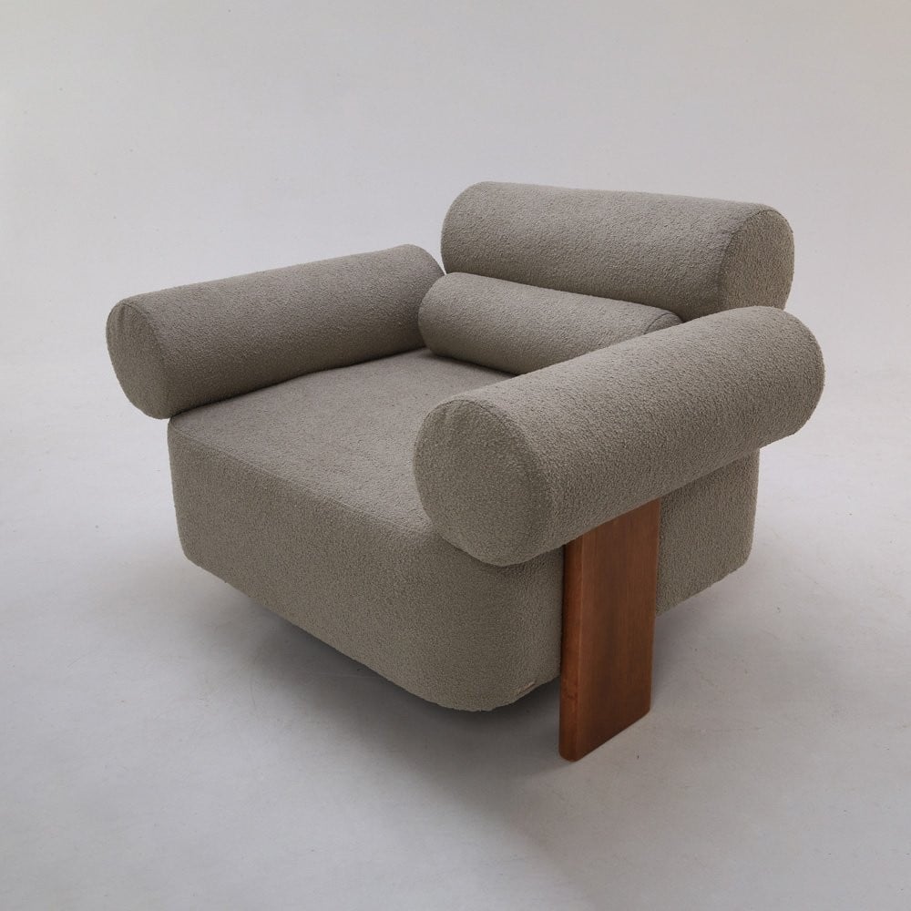 Poltrona Annalya Estofada Estrutura Madeira Eucalipto Design Exclusivo Acabamento Premium
