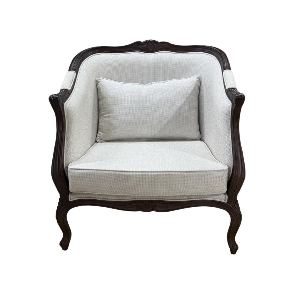 Poltrona Delphine Pés Luís XV Entalhada Madeira Maciça Design Artesanal de Luxo