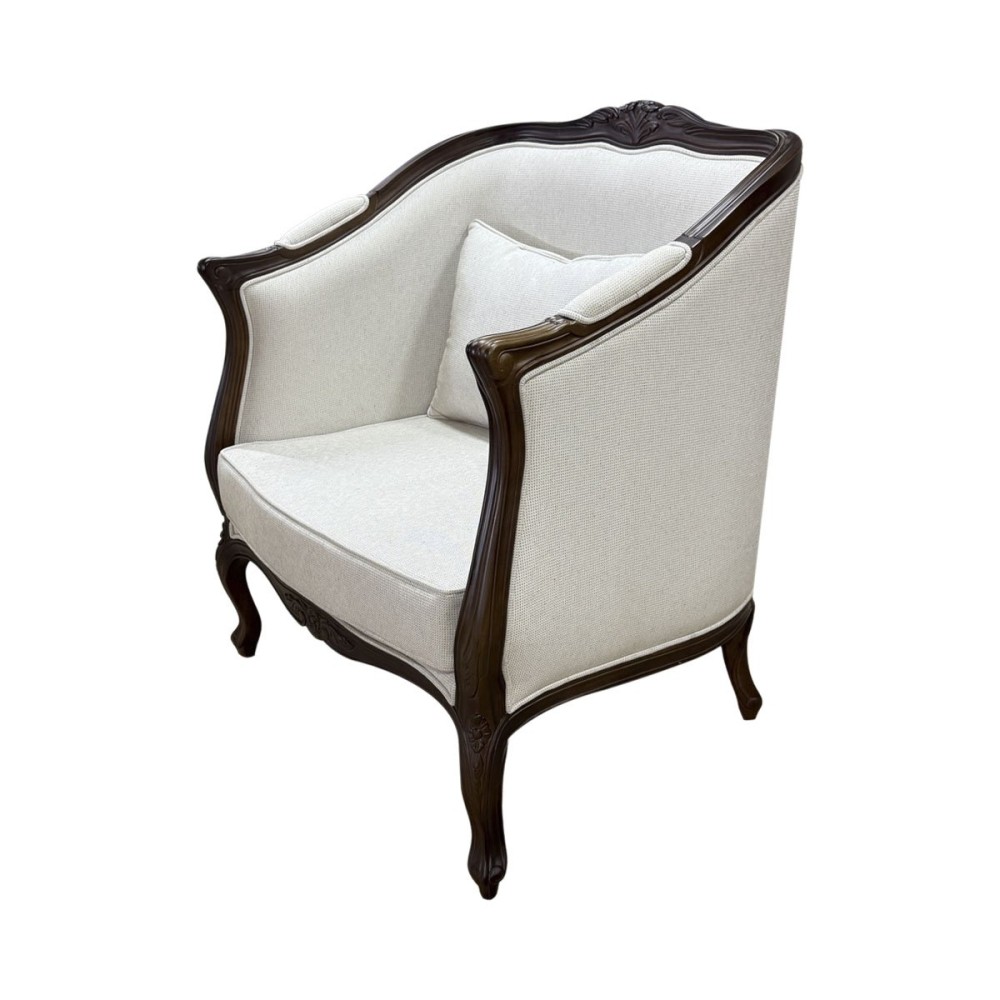 Poltrona Delphine Pés Luís XV Entalhada Madeira Maciça Design Artesanal de Luxo