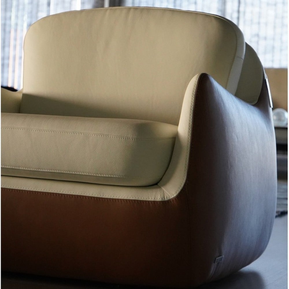 Poltrona Gaelle em Couro Legítimo com Concha Almofadada em Composê Design by Estúdio Galho