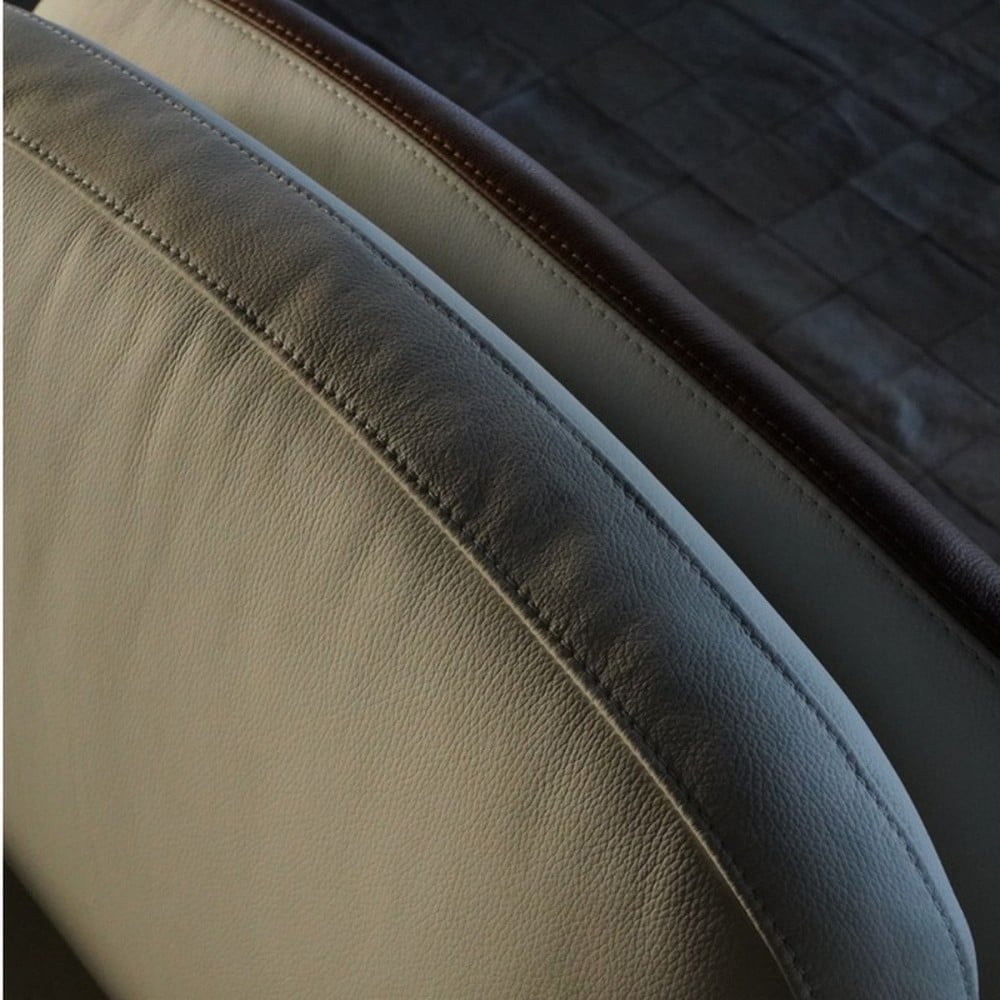 Poltrona Gaelle em Couro Legítimo com Concha Almofadada em Composê Design by Estúdio Galho