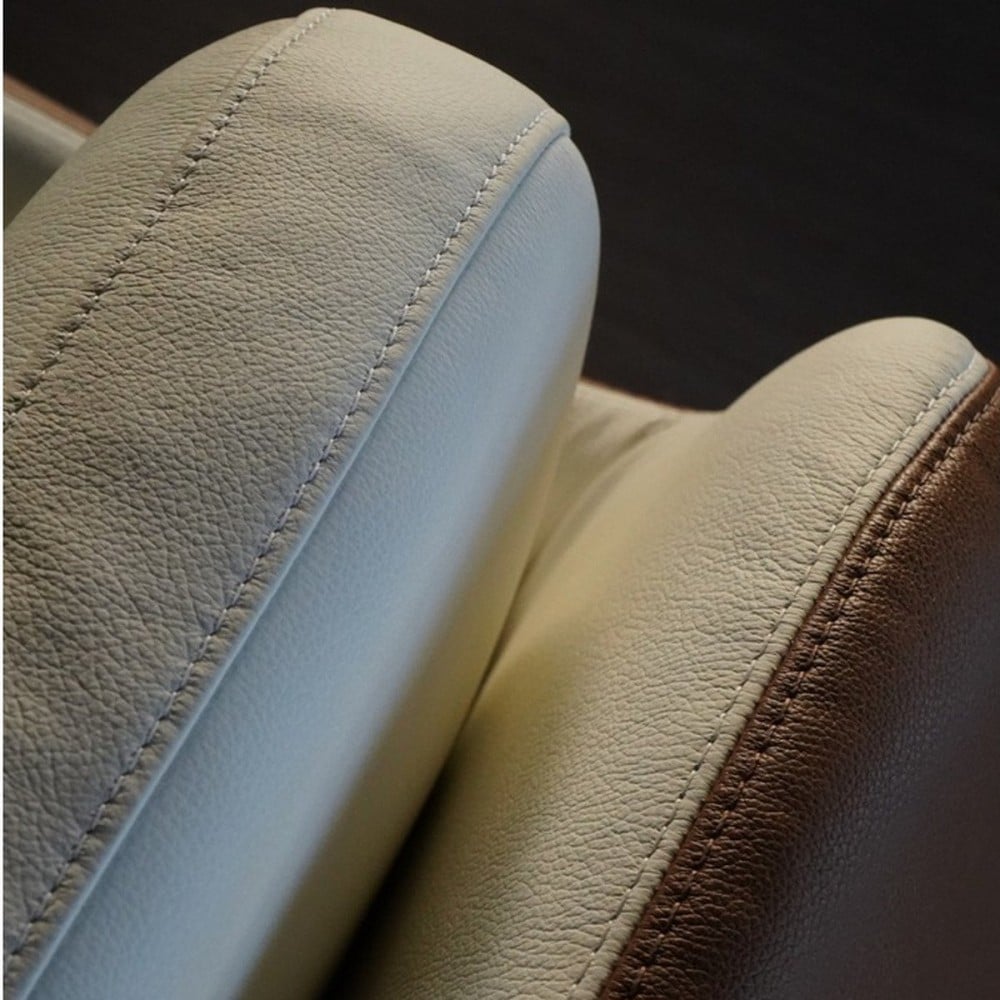 Poltrona Gaelle em Couro Legítimo com Concha Almofadada em Composê Design by Estúdio Galho
