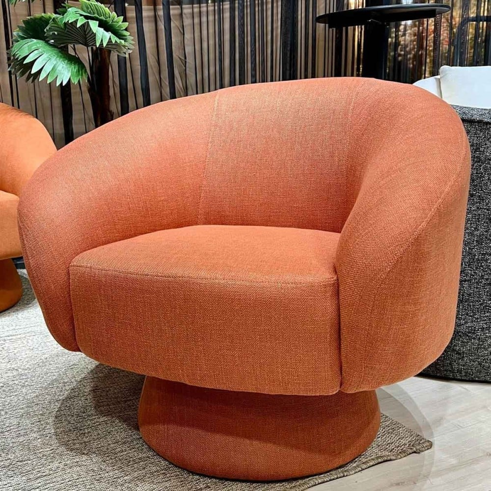 Poltrona Giratória Hyllis Estofada Base Aço Revestido Design Sustentável
