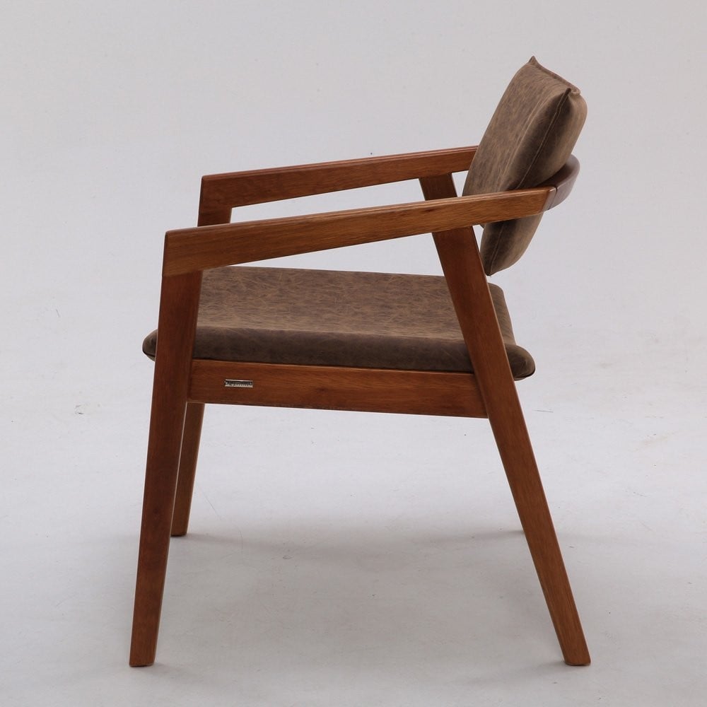 Poltrona Inanna Estofada Estrutura Madeira Eucalipto Design Exclusivo Acabamento Premium