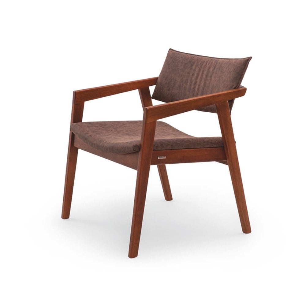 Poltrona Inanna Estofada Estrutura Madeira Eucalipto Design Exclusivo Acabamento Premium