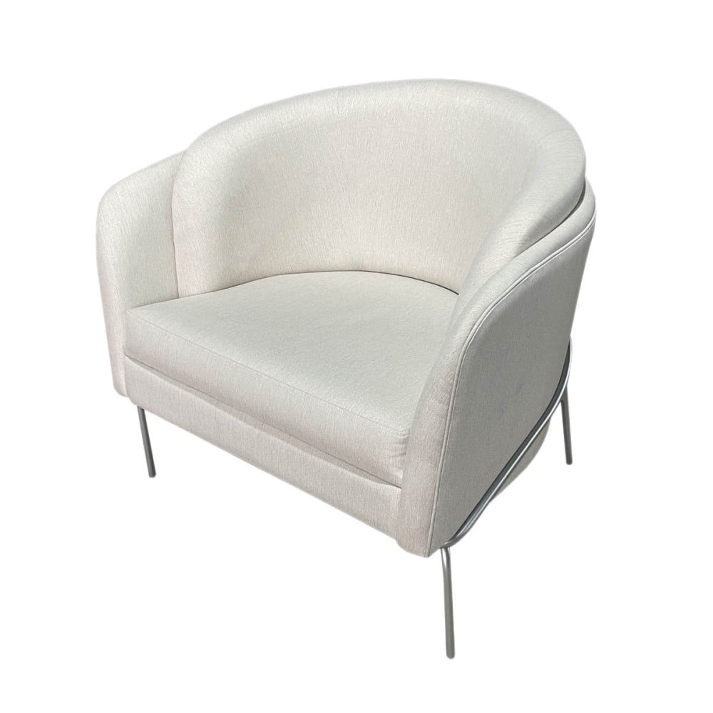 Poltrona Lanise Estofada Multilaminada Base Aço Carbono Pintura Metalizada