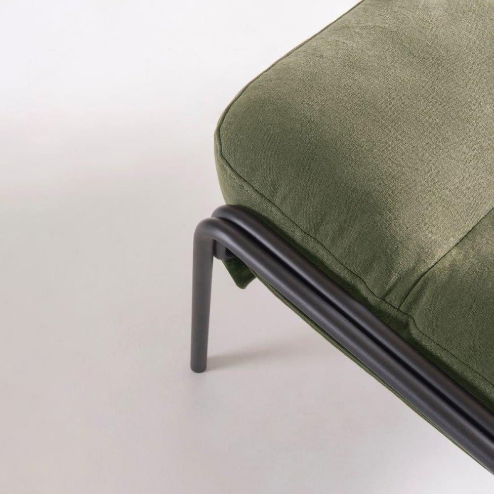 Poltrona Maggiolina Estofada Estrutura Aço Carbono Pintura Eletrostática 