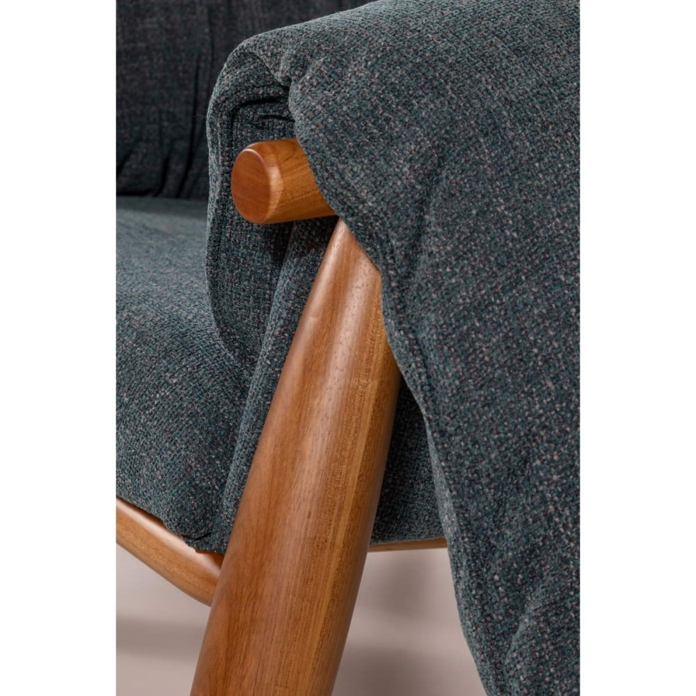 Poltrona Manthelle Estofada Estrutura em Madeira Tauari Design by M7 Estúdio