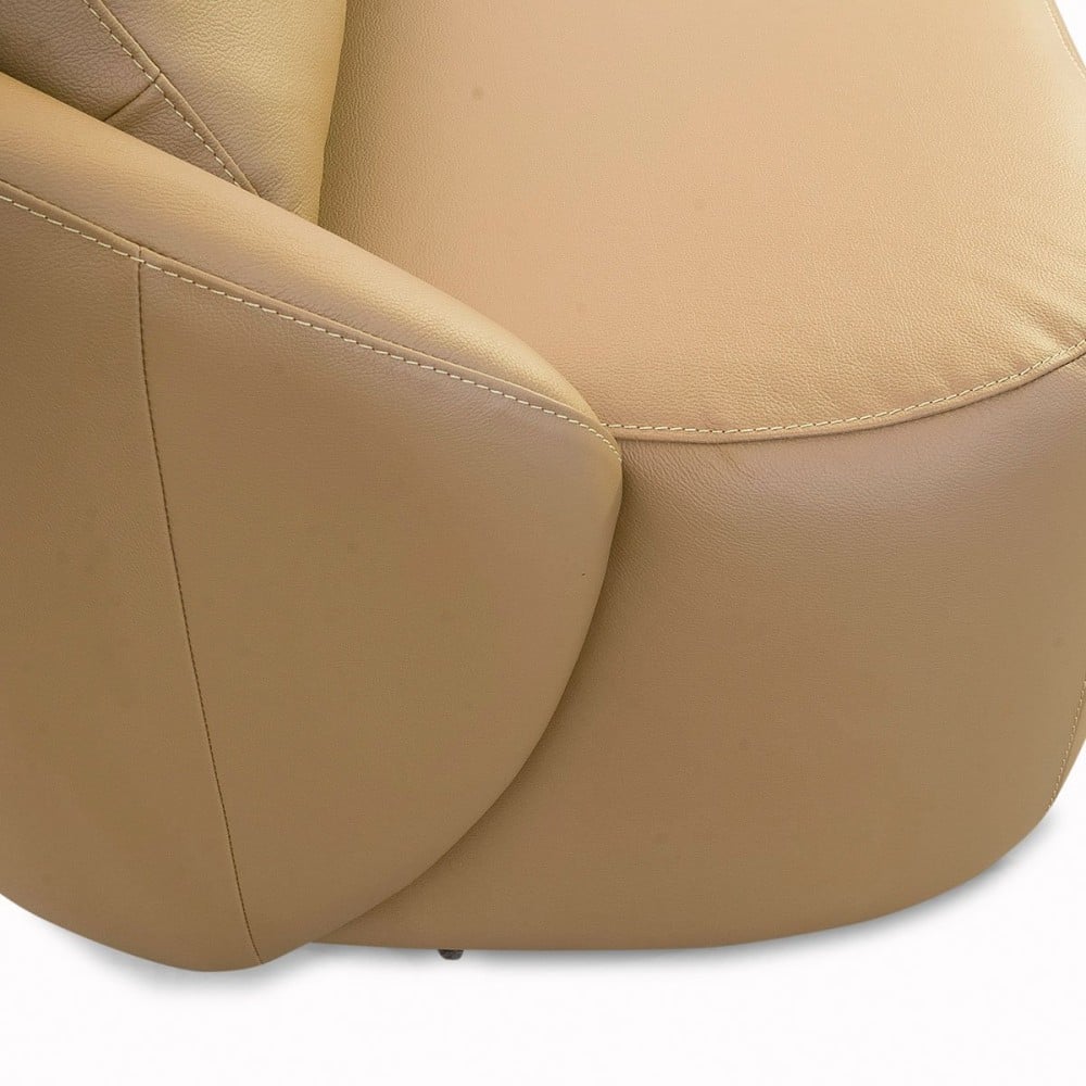 Poltrona Nyzza Base Giratória Couro Natural Almofada Solta Estrutura Madeira de Lei Eucalipto Design Artesanal
