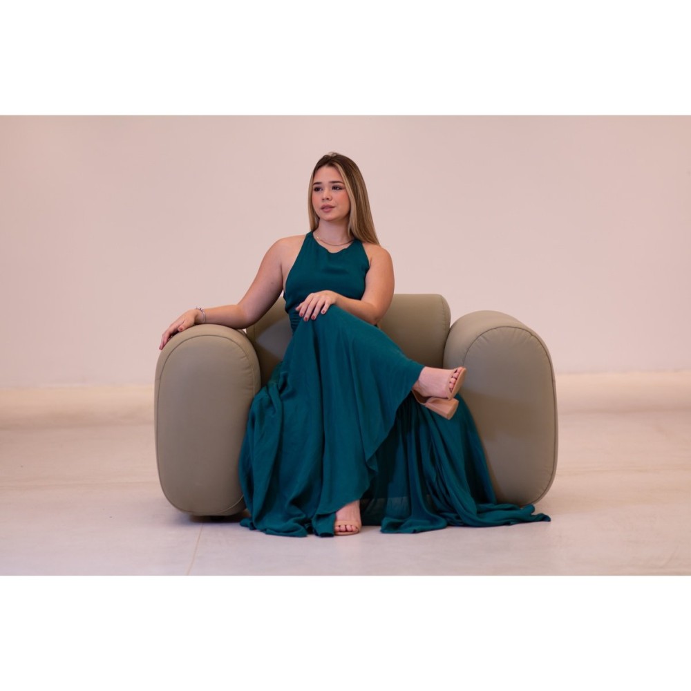 Poltrona Ondine em Couro Legítimo Estofado Orgânico com Costuras Decorativas
